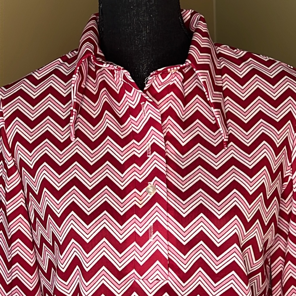 GROOVY 70’s era polyester blouse - Picture 3 of 10